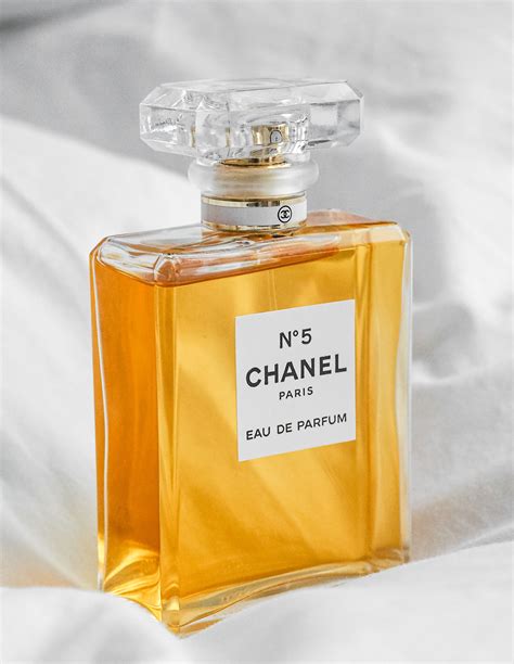 top 10 best-selling perfumes in the world for ladies